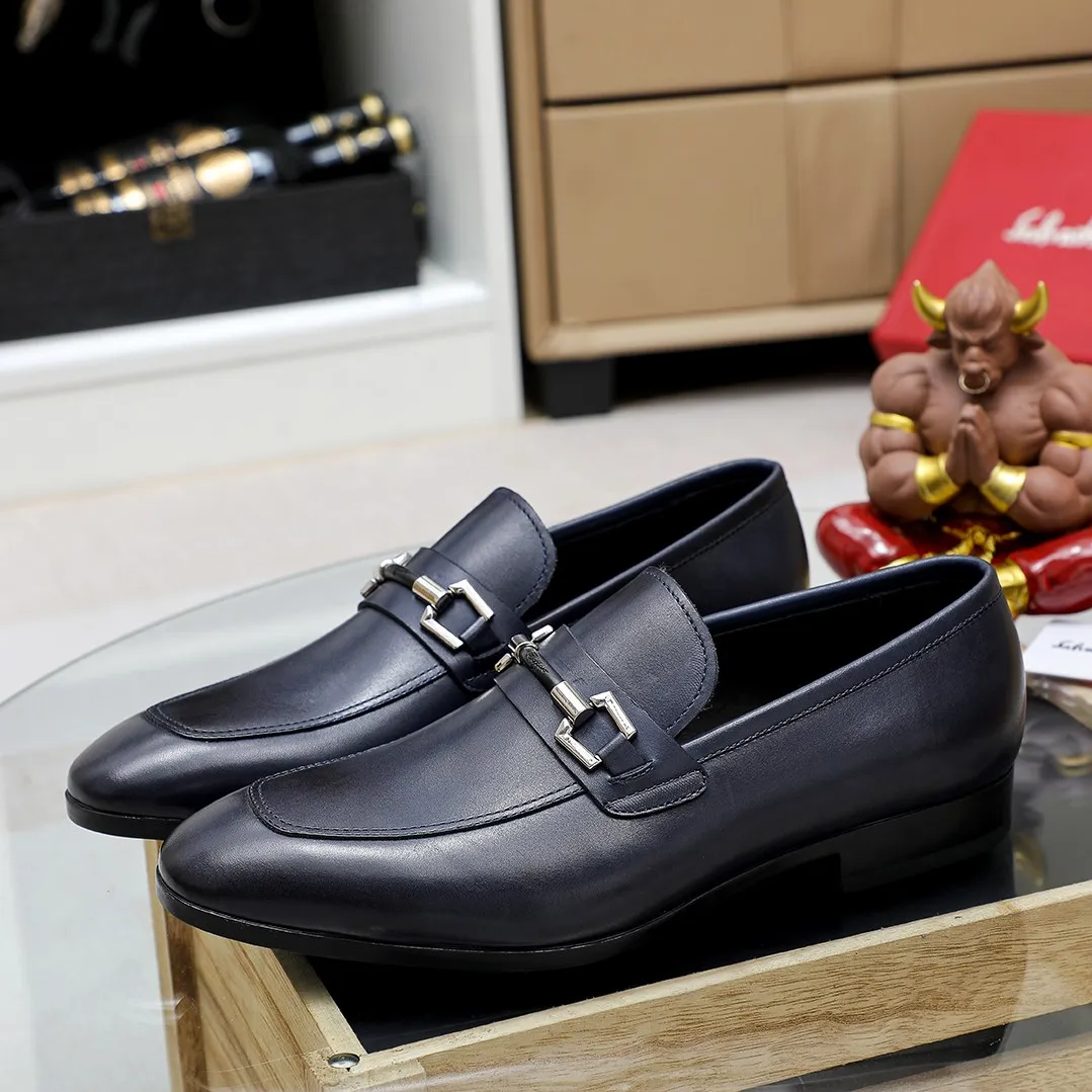 Men's shoes 💰460 🔥Ferragamo's new men's casual slip-on shoes🇨🇳Official website original 1:1 mold, original quality💯Fine workmanship, high-end luxury☘The upper is made of imported Italian first-layer cowhide🌴Luxurious water dyeing🐂Leather lining🍓Rubber wear-resistant and non-slip outsole, breathable and comfortable to wear🍍The first choice for high-grade men, 5 colors available! Code number 38-44 (45.46. Customized)